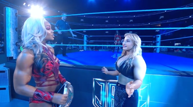 チェルシーそっちのけで睨み合うジェイド（写真左）とジョーディン（同右）