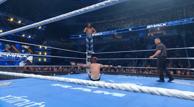 「何今のw」“呪いのポーズ”で股間からファイヤー