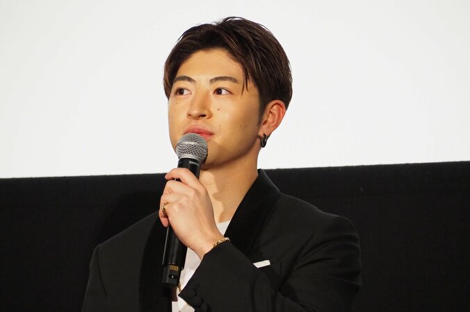 佐野玲於、「異性にモテる三箇条」を発表！吉田羊からの太鼓判には大きく「よしっ！」 1枚目