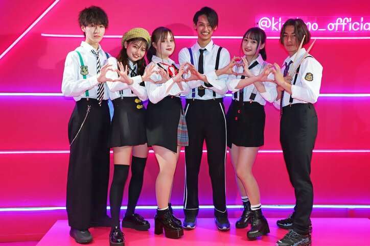 恋ステバンド・Lilac、渋谷109でミニライブ開催！あつし&れなのバレンタイン秘話も