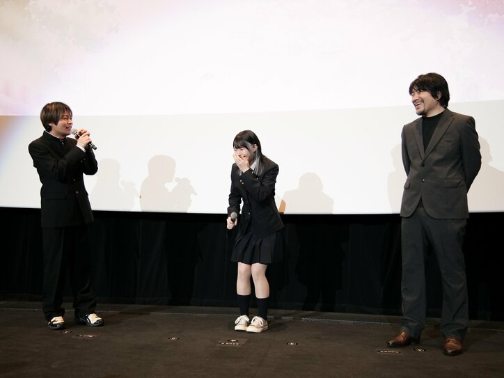 【写真・画像】「インナーカラーが残っていて…」声優・堀江瞬＆羊宮妃那が制服姿で登壇！劇場版『僕ヤバ』完成披露舞台挨拶レポート　5枚目