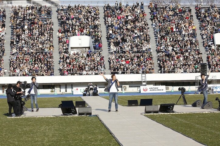 稲垣・草なぎ・香取「パラ駅伝」で新曲披露「誰もが新しい道が続いている」