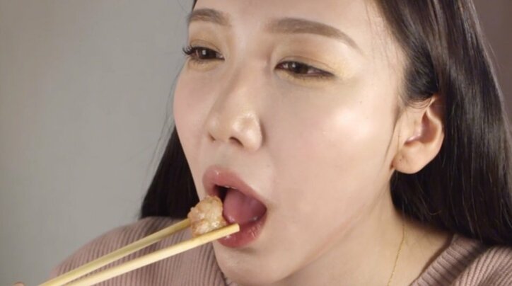 『網の上で変身、その可能性無限大』ざわちん、激ウマ肉料理でメシテロ敢行