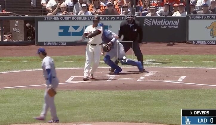 【写真・画像】球場騒然！ 大谷翔平、バット破壊で“想定外のハプニング”「怖すぎ」 投手の足元を打球が“爆速通過”「捕れる選手いない」　1枚目