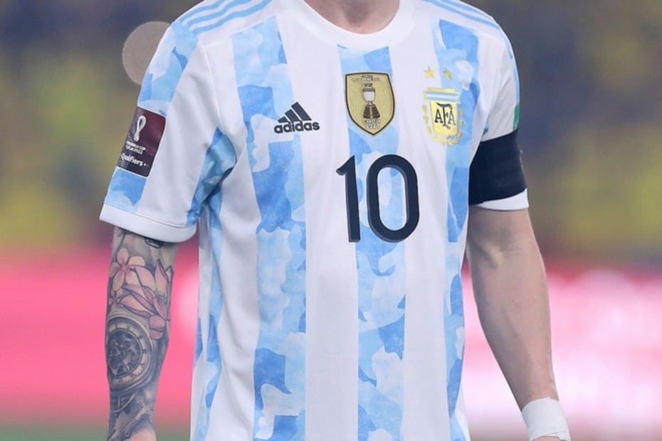 アルゼンチン代表 メッシ ワールドカップ優勝記念ユニフォーム 三ツ星 