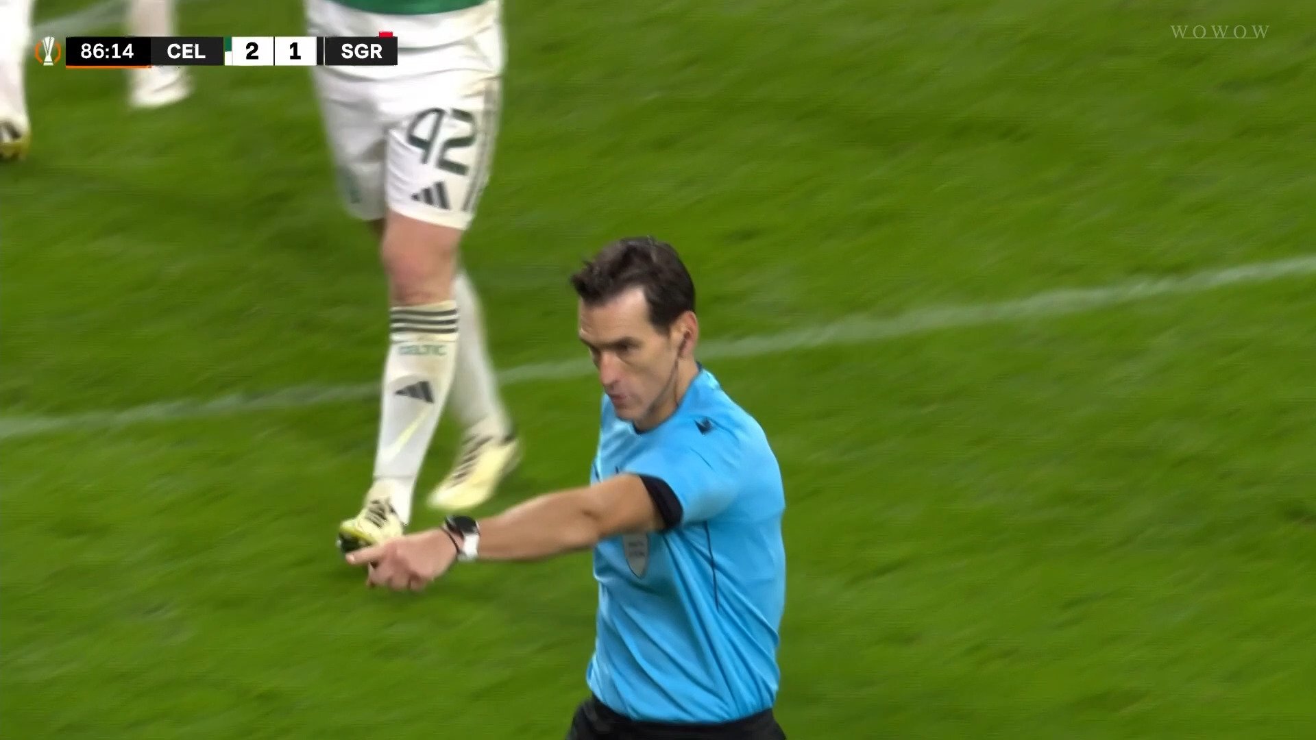 【映像】「倒されたのにファウル」の不可解判定