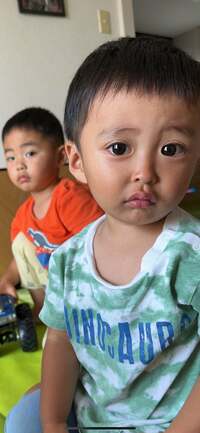 あぢゃ『高熱からの手足口病からの咳で嘔吐』