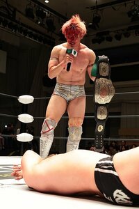 NOAHのエース清宮と新日本のベルト強奪犯ゲイブのGHC前哨戦 血まみれの終わりなき乱闘を展開 