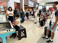 アレクサンダー『ニューヨークでカゲトラ　ストリートピアノやったらなんと、、、』