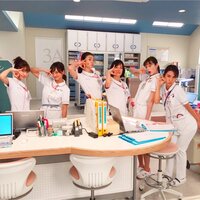 小松彩夏『ナースのみんなと♡』