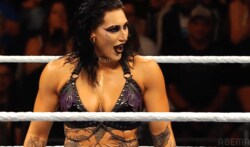 “最狂女王”リア・リプリー、パートナーの“バレバレスキンシップ”を赤裸々告白「0.5秒でわかるわ」