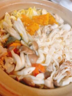  細川直美、寒い日の夜に堪能した大好きな鍋料理を公開「美味しそう」「温まりますね」の声 