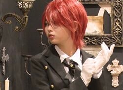 「めっちゃ似合ってる」「赤髪イケメン」おひなさま、爆モテイケメンに変身！完成度の高さにえなこも驚き