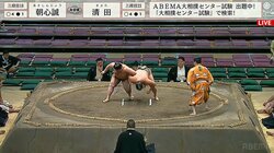 極まった腕が悲鳴をあげる 館内からもどよめきが起こる小手投げの恐ろしさ