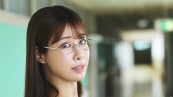 “こんな美人な先生がいたら…” 教員免許所持のグラドル・谷碧が見せる学校グラビア ヤンマガWeb「働くお姉さん」