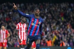 バルサ、デンベレに新たな3年契約のオファーを提示？　選手自身も残留を希望か