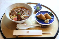 藤井聡太王将＆羽生善治九段 郷土料理の「治部煮」でパワーチャージ／将棋・王将戦七番勝負第3局