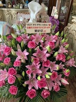  デヴィ夫人、53歳の若さで亡くなった古くからの友人のお別れ会に参列「また一人私より先に」 