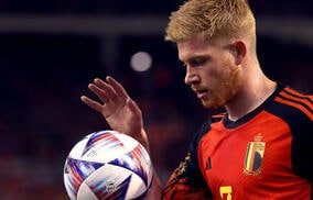 腕章に続きベルギー代表の大人気アウェイユニをFIFAが禁止に…「LOVE」の文字が問題視も決定に非難の声