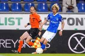 “日本人対決”は撃ち合いに…伊東純也が2得点を演出も負傷交代、森岡亮太はフル出場