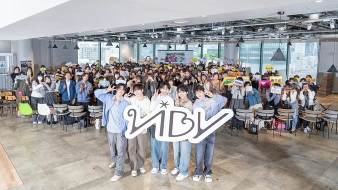 武道館デビュー控えるVIBY、現場視察で「絶対に“来てよかった”って思えるライブにしないといけない」 密着番組で決意語る 3枚目