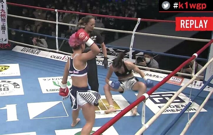 女子軽量級、よもやの“失神KO”に会場どよめき　放送席も「立てない、失神してる」