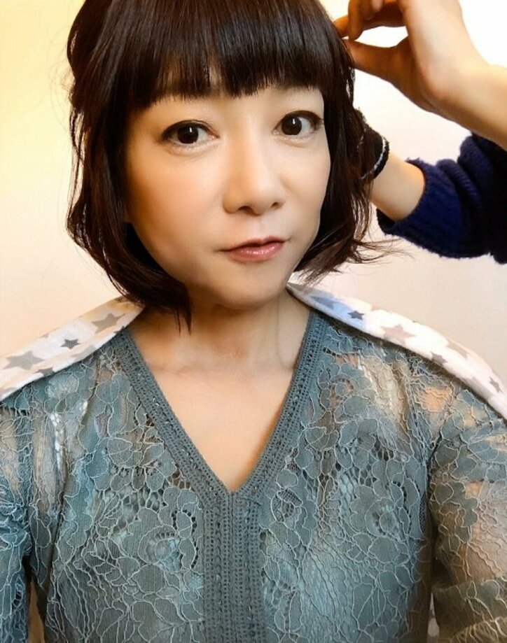 堀ちえみ、ハーフアップ姿を公開「素敵です」「色っぽい」の声