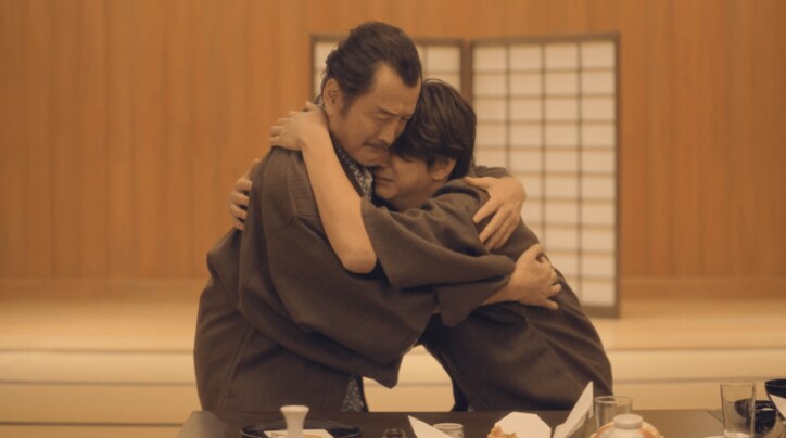 【写真・画像】田中圭&林遣都、入浴シーンで肉体美を披露「」「」ファン歓喜『おっさんずラブ-リターンズ-』　2枚目