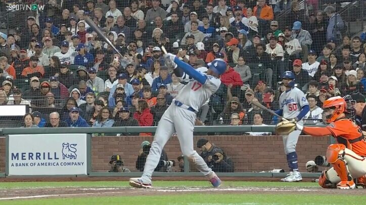 【映像】“折れたバットも遠くまで”大谷のフルスイングで珍事