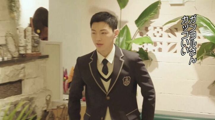 一番人気の美女から制服デートのお誘い！クール男子、最初は照れるも可愛すぎて完全に虜に…