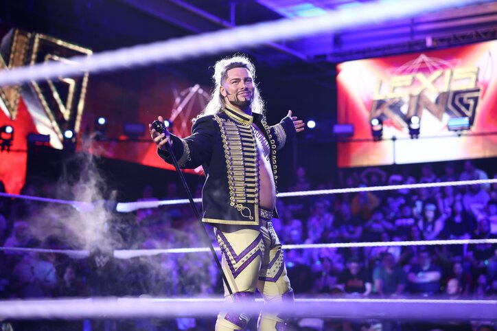 【画像】イケメンレスラー、完成度高すぎ“フリーザ様”風コスチューム