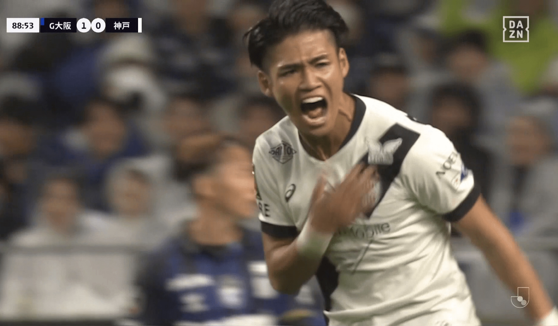 歓喜する佐々木