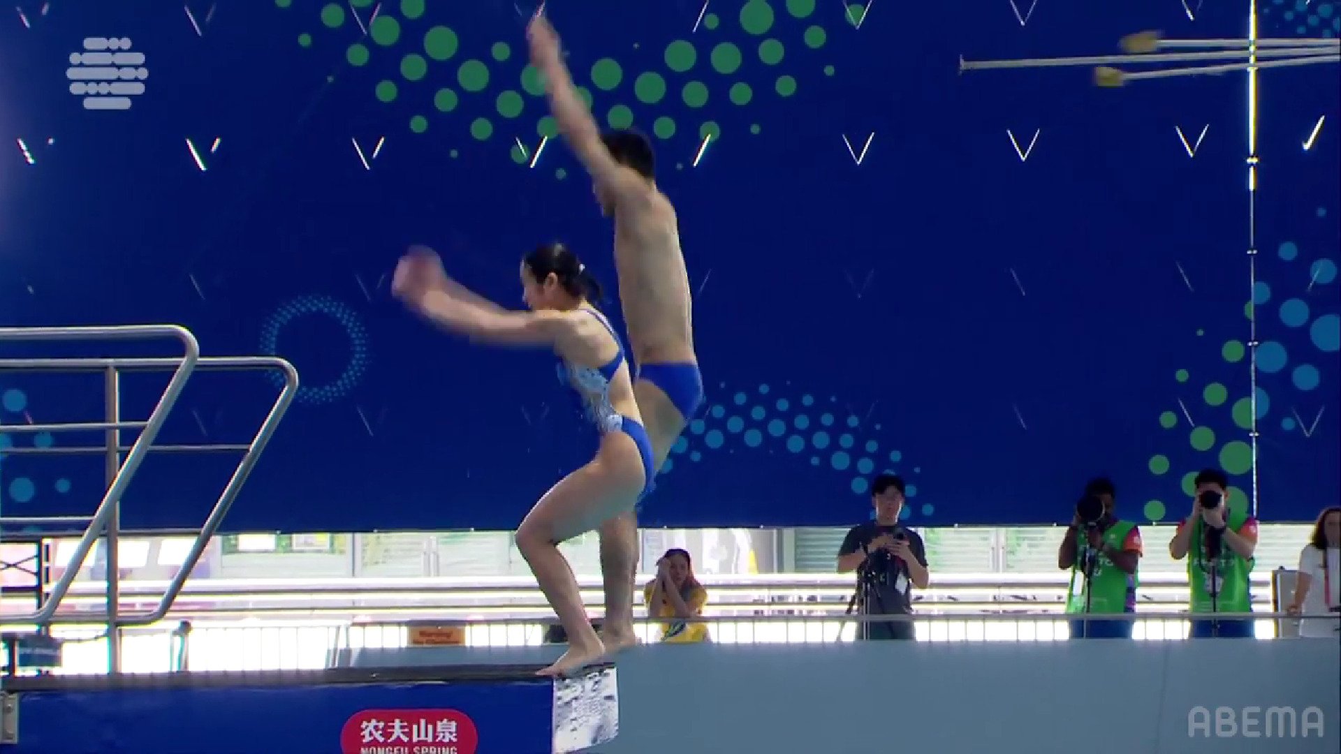 【映像】足が台に接触した瞬間