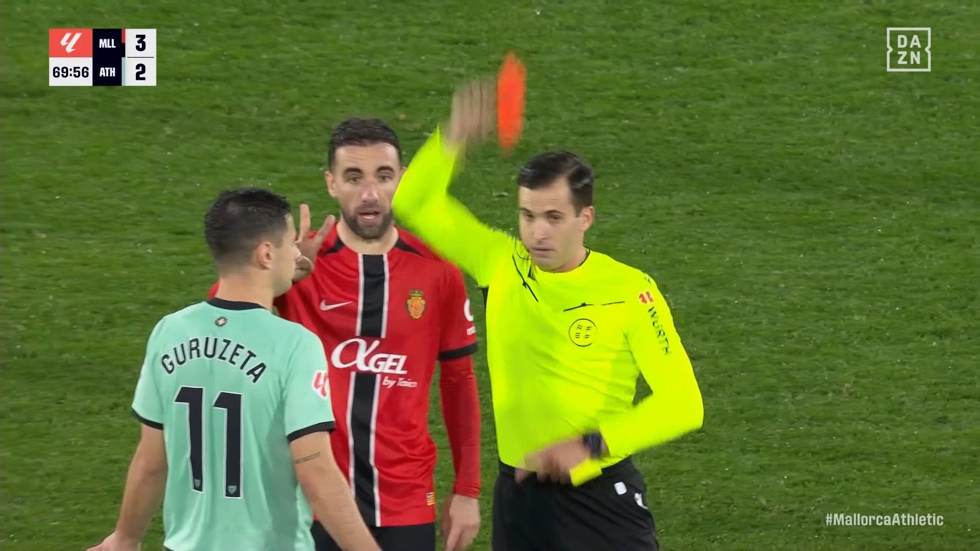 【映像】審判に抗議→レッドカード連発の瞬間