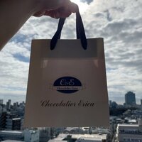 小林麻耶さん、妹・麻央さんへバレンタインチョコ「愛する夫への惚気合戦もしたかったなぁ」