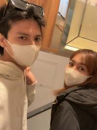 アレクサンダー『ソファー新しくしまーす。』