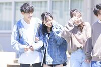 ハード系からお揃いコーデまで！話題のカップルが私服登校、一番オシャレなのは？