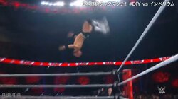 身体能力が超人的！ 見たことない打点のムーンサルトに場内騒然