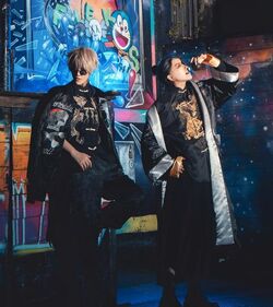 人気コスプレイヤーユニットYAO＆Alma、「呪術廻戦」五条悟＆夏油傑のサイバーパンク調コスプレが大好評