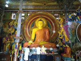 信用ならないフレンドリーな隣人や自称・銀行員【カタールW杯からの帰途で見つけた懐かしい風景】(2)