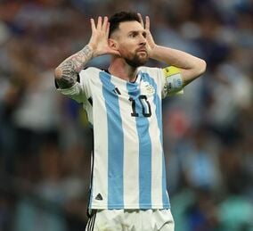 怒り、苦言、闘争心…優等生を捨て「マラドーナ化」したメッシ。変貌したボスの姿はアルゼンチン中の誇りに【W杯】
