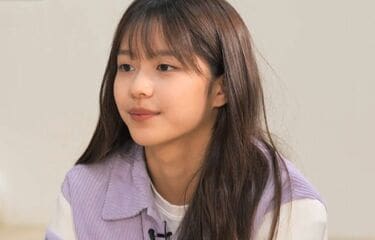 14歳　女子 写真・画像】練習生たちもヒソヒソ声で「きれいだから二度見しちゃう」一際注目を浴びる美しさで人気の14歳練習生、本格アイドルメイクで驚きの変身「かわいすぎる！」  2枚目 | K-POP | ABEMA TIMES | アベマタイムズ