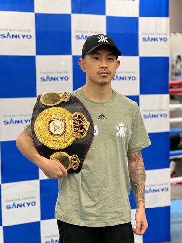 ボクシング　井岡一翔さん ボクシング井岡一翔が初防衛 3年ぶりKOで世界戦歴代1位の22