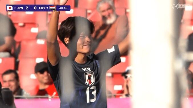解説が大絶叫！ U-20日本代表MF、W杯初戦で右足コントロールショットのゴラッソ「ゴールにパスだよ」「うまくブラインドを使った」 4枚目