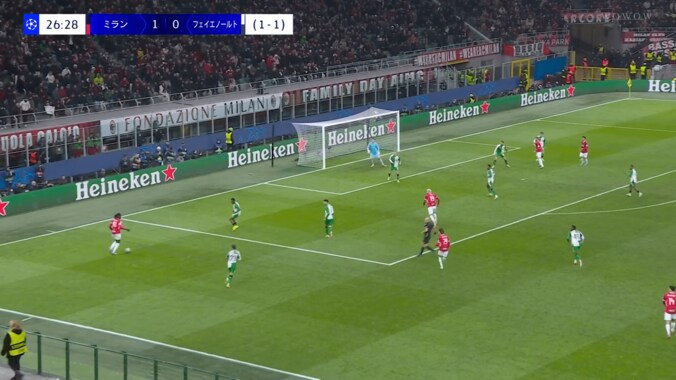SNS騒然！ ミラン10番の“変態ドリブル”が意味不明すぎる！「なに今のステップw」「無双で笑う」「なんだ今の…」ラボーナで股抜きした瞬間 4枚目