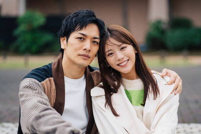 貴島明日香、夫・久保田悠来からまさかの胸キュン行動！川島海荷も大混乱「待って！いきなり」白昼堂々の手つなぎデート『私たち結婚しました 4』  2枚目