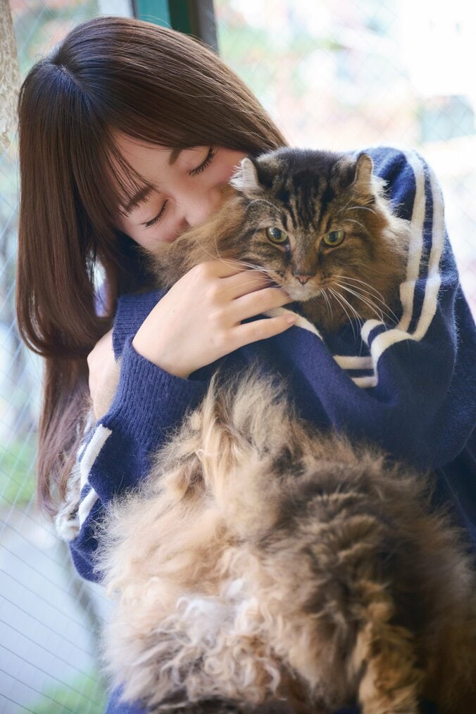 “今日好き”で話題 古園井寧々初スタイルブックのタイトルが決定 “昭和アイドル”なりきりの先行カットも公開 4枚目