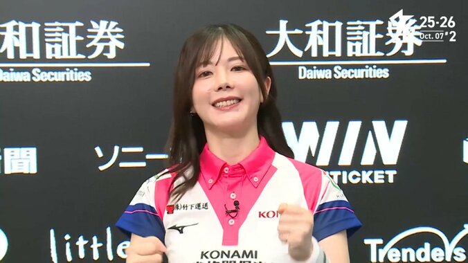 インタビューで天然キャラぶりを炸裂させる高宮まり