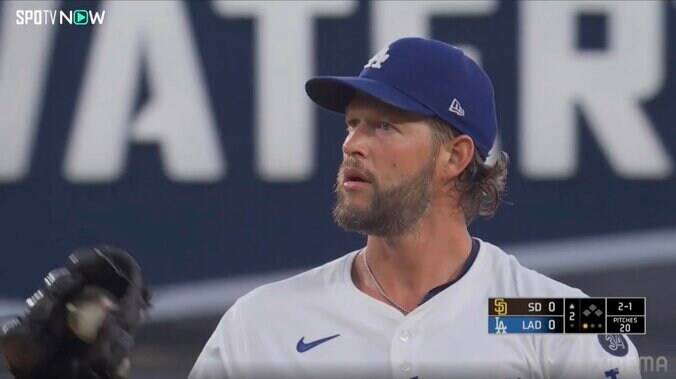 カーショーも「怒ってたな」珍しく球審に感情露わ 「これはちょっとひどい誤審」「なんでボールや！」批判殺到 4枚目