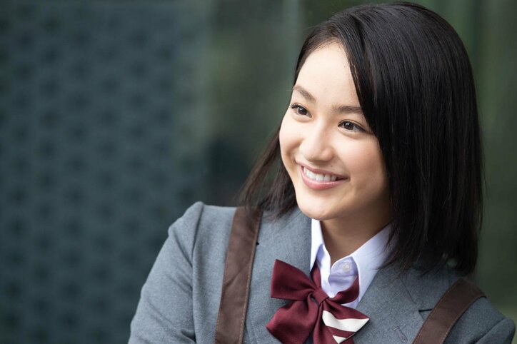 現役大学生・平祐奈、パン屋で接客を体験　「いつかバイトしてみたいな」